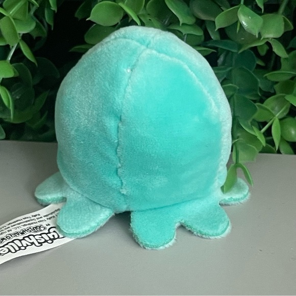 Zobey the Octopus Squishville Squishmallows 2" - Picture 3 of 6